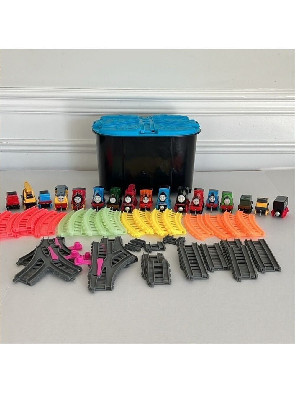 Fisher-Price Thomas & Friends TrackMaster Glowing Tracks Bucket With 17 Trains